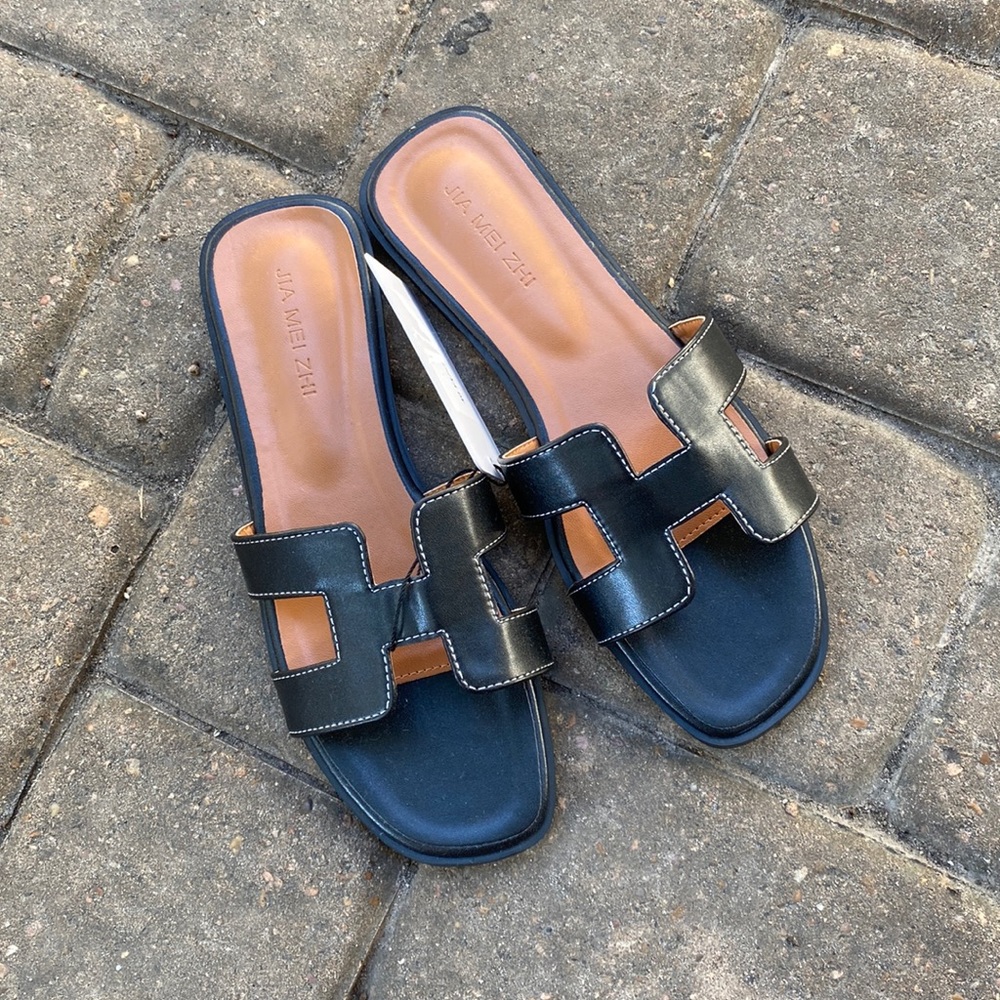 H style sandals